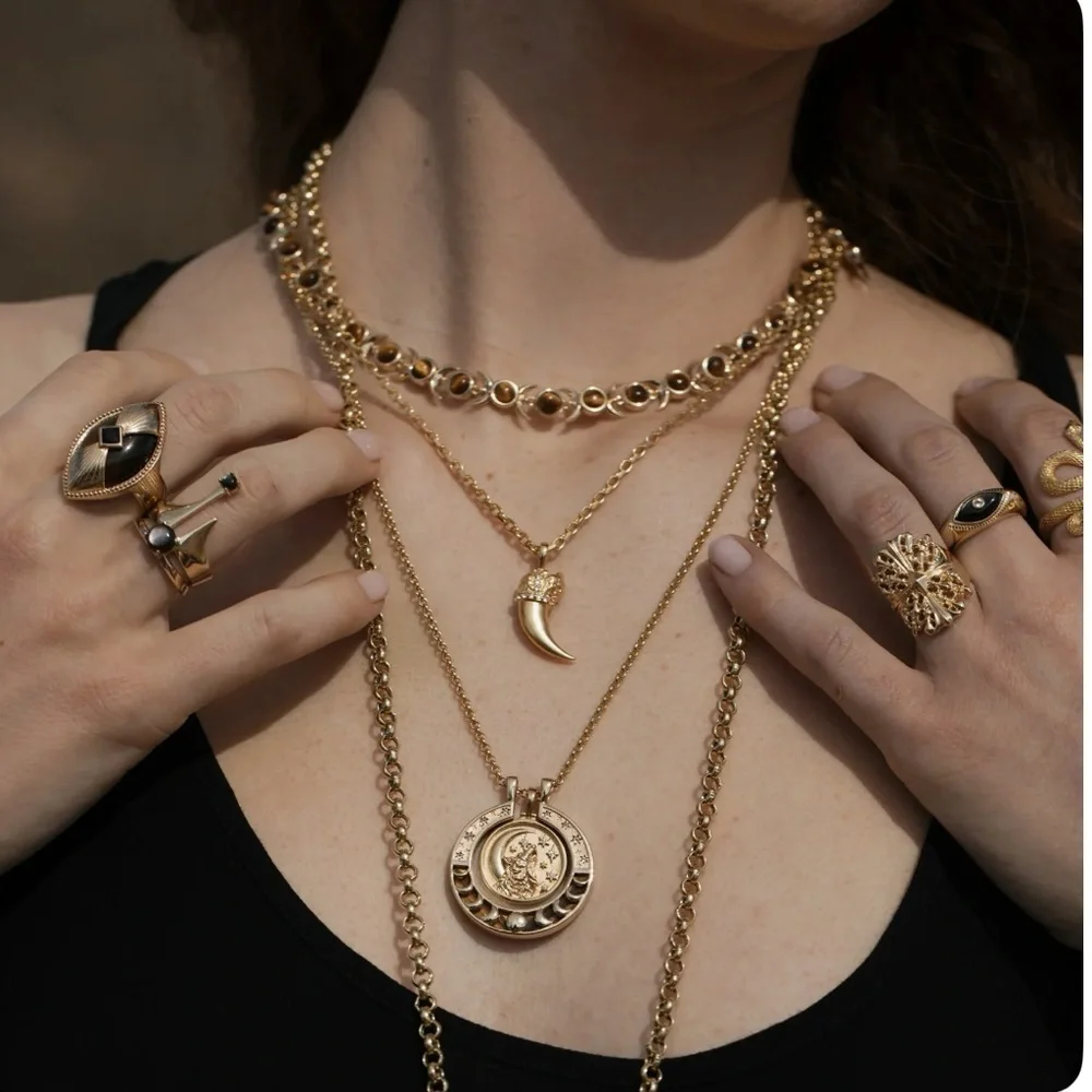 New awe inspired Gold She-Wolf Claw Amulet Pendant topaz - Picture 3 of 4